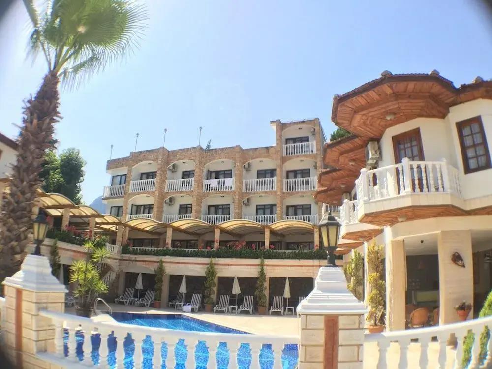 Ates Otel 0*