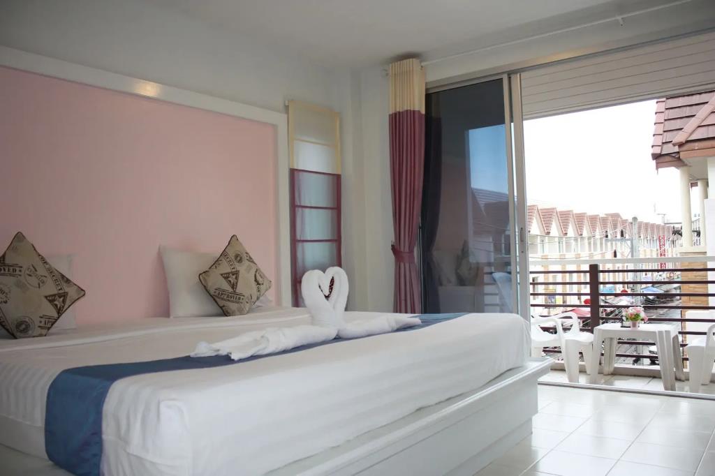 Phuket Racha at Kata Homestay 3*