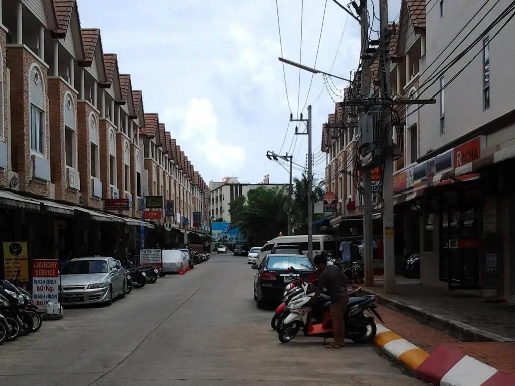 Phuket Racha at Kata Homestay 3*