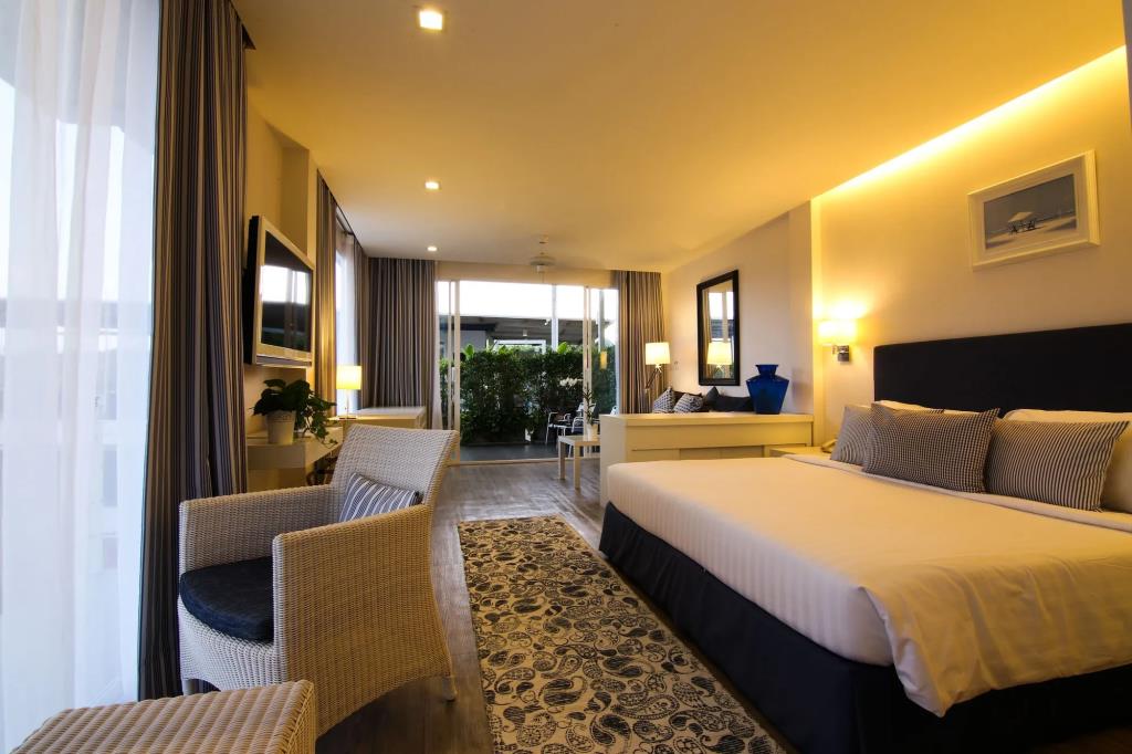Phuket Boat Quay 4*