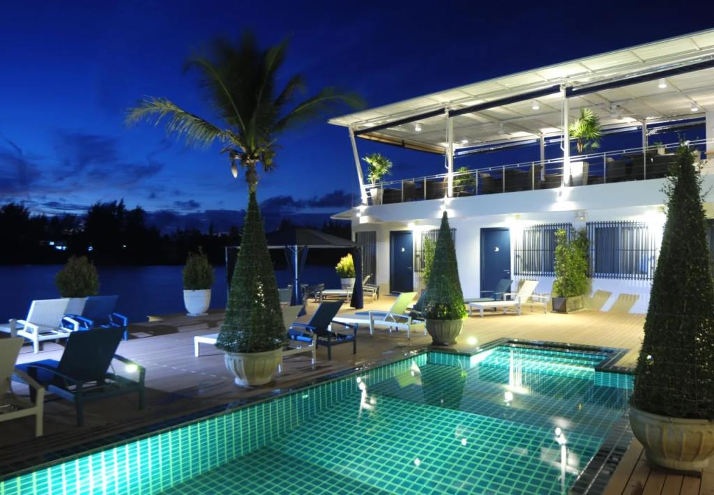 Phuket Boat Quay 4*