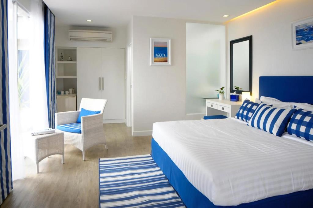 Phuket Boat Quay 4*