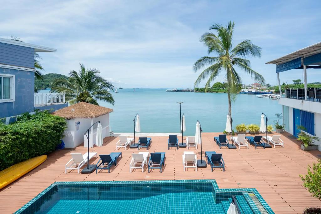 Phuket Boat Quay 4*