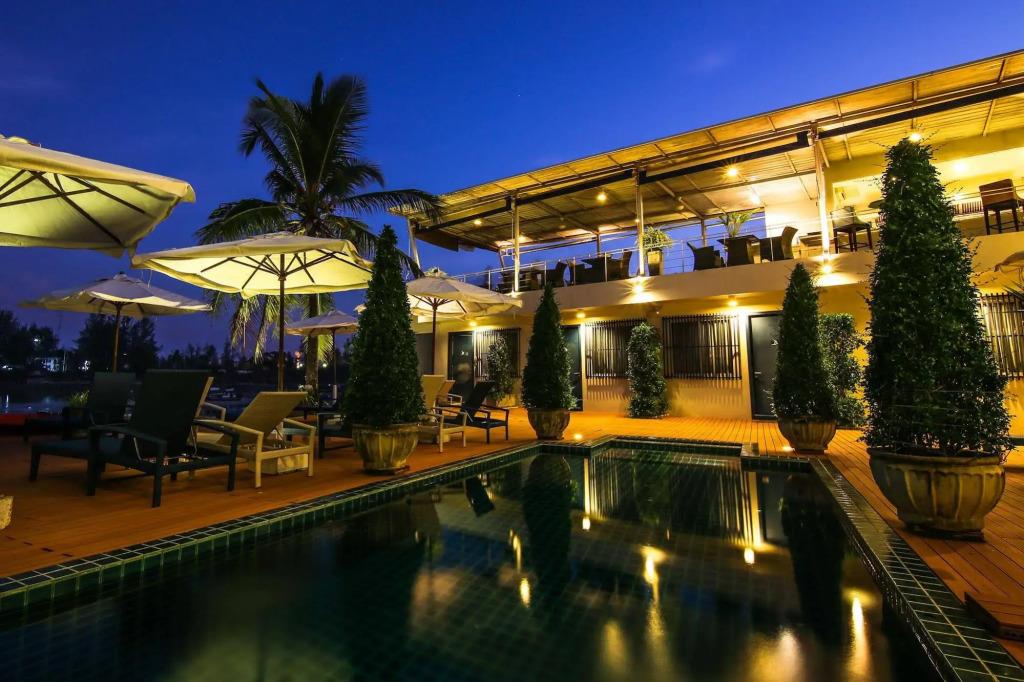 Phuket Boat Quay 4*