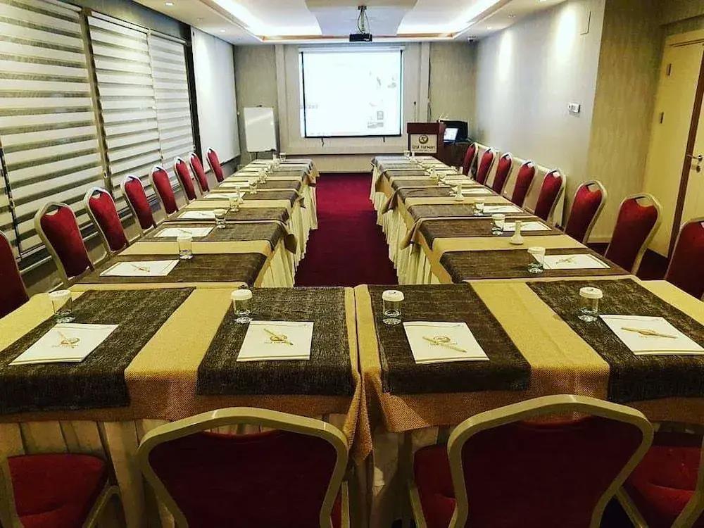 Hotel Izgi Turhan 3*
