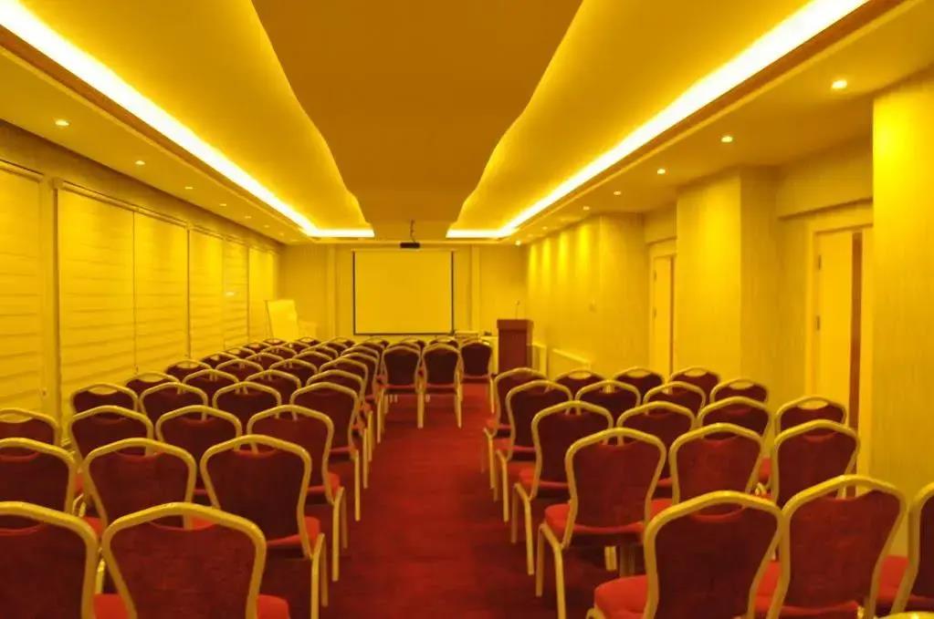 Hotel Izgi Turhan 3*