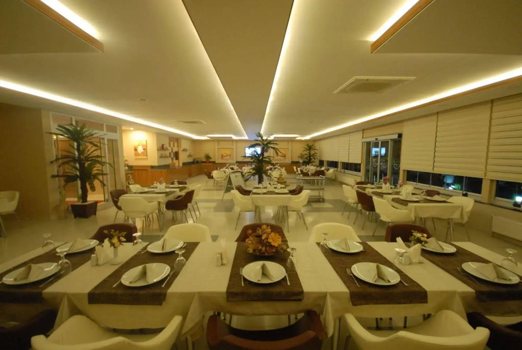 Hotel Izgi Turhan 3*