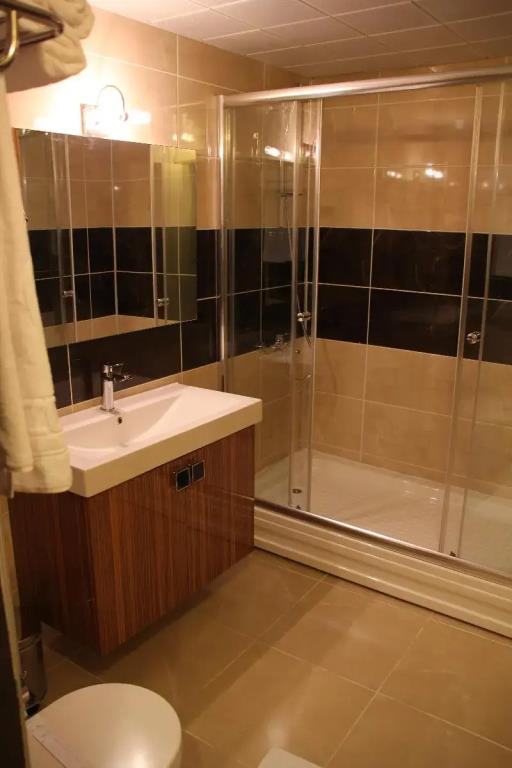 Hotel Izgi Turhan 3*