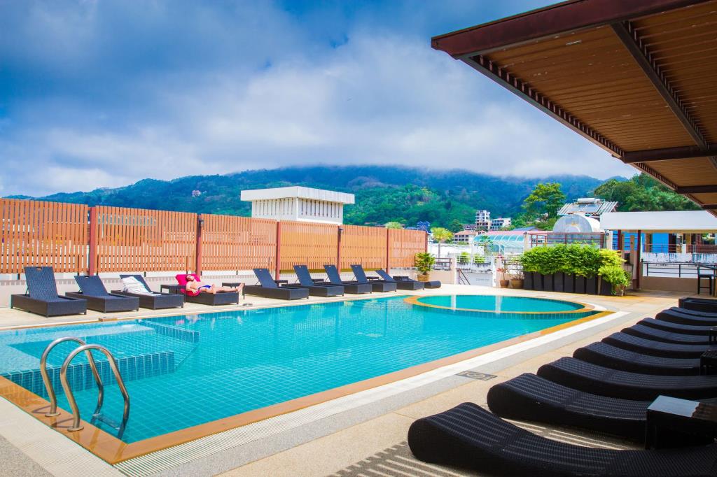 D C Patong 3*