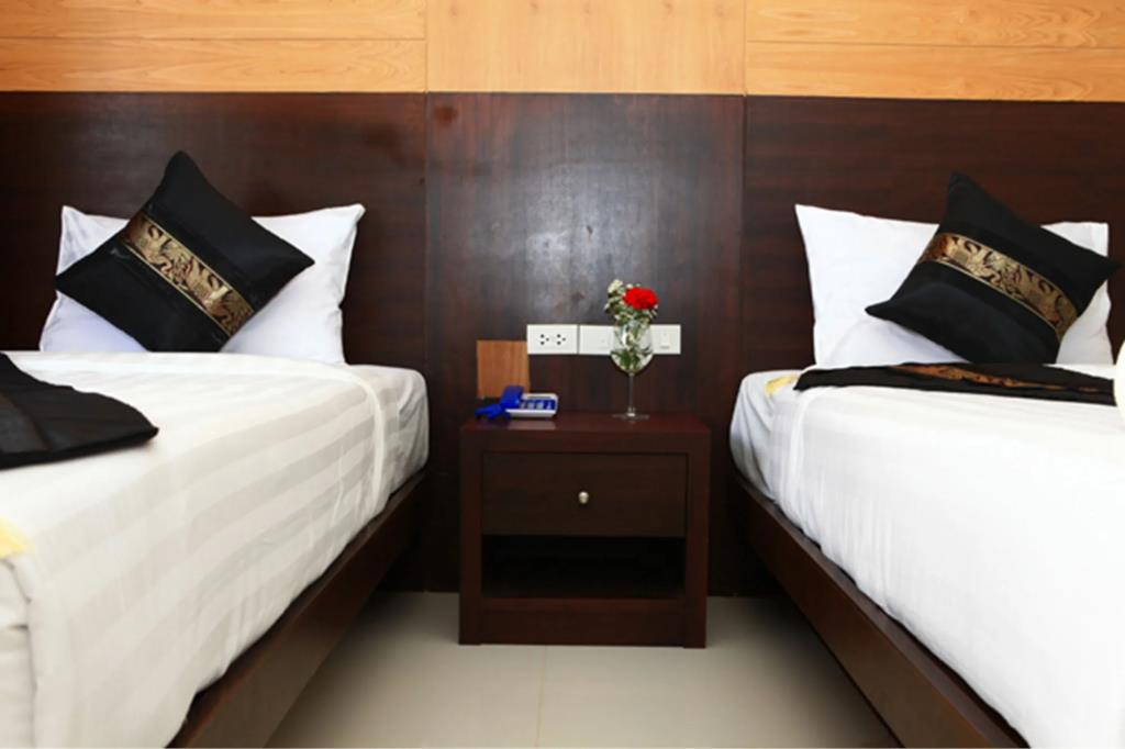 D C Patong 3*