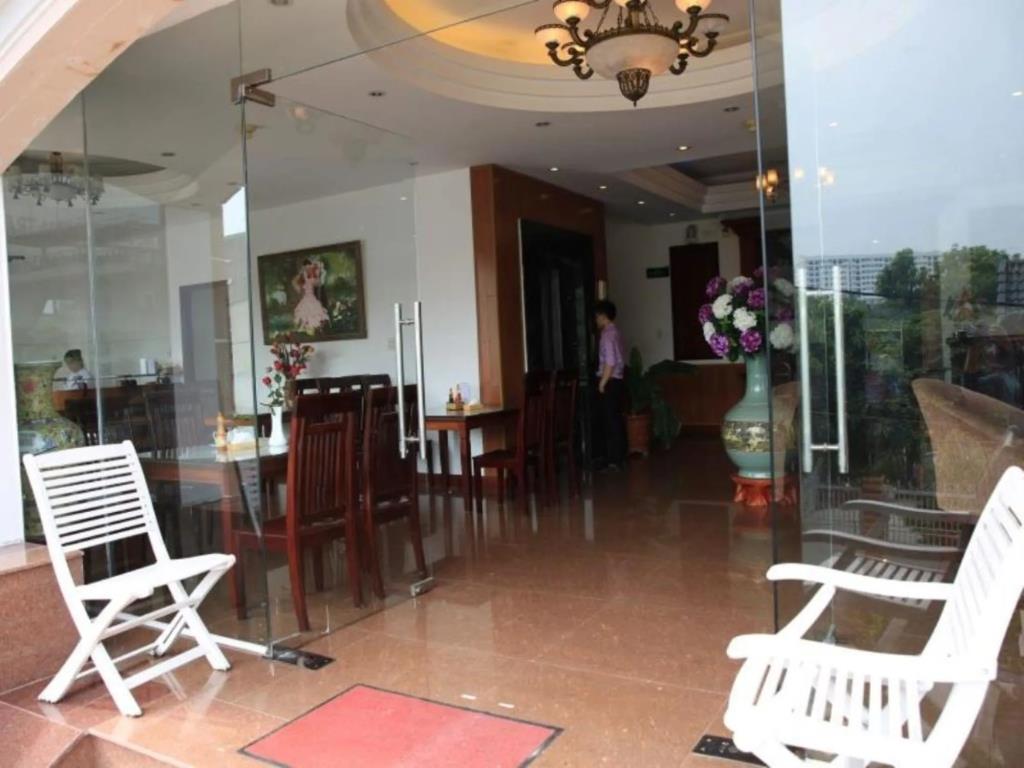 Hoa Phat Hotel & Apartment 3*