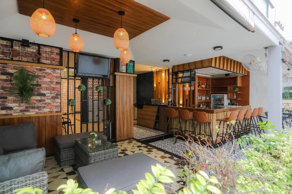 The Mantra Hotel 2*