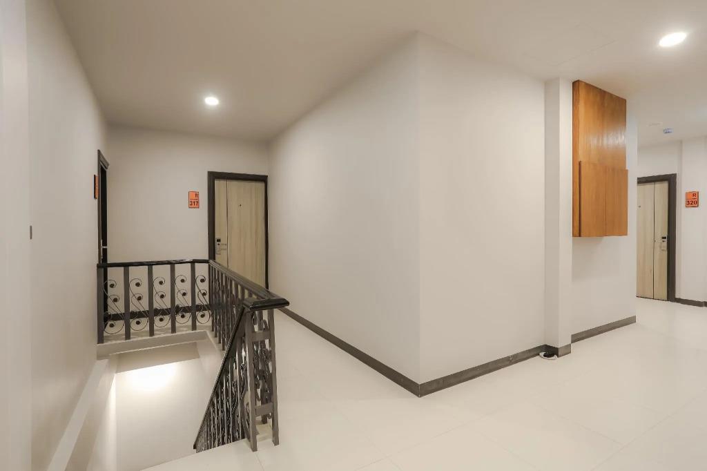 The Mantra Hotel 2*