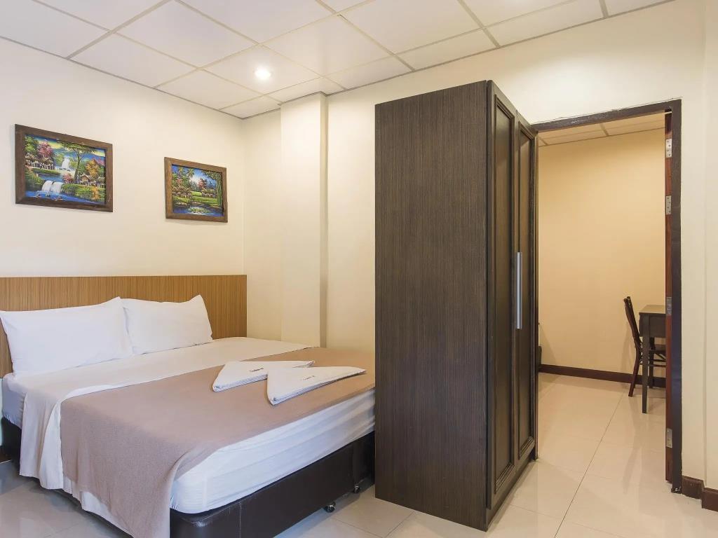 Lodge 61 Bed & Breakfast 2*