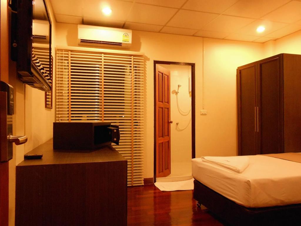 Lodge 61 Bed & Breakfast 2*