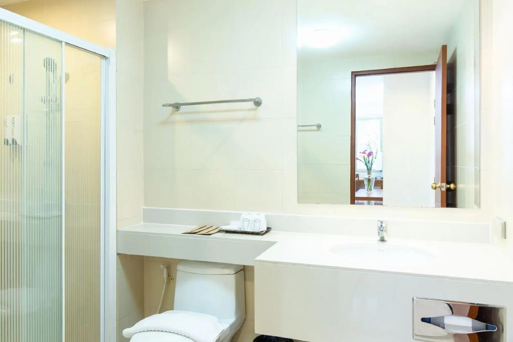 Lasalle Suites Hotel & Residence 3*