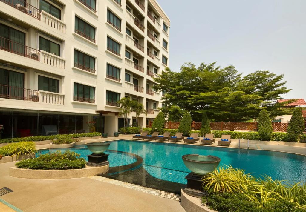 Lasalle Suites Hotel & Residence 3*