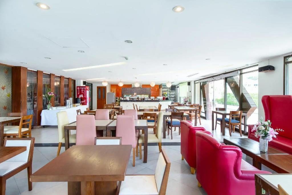 Lasalle Suites Hotel & Residence 3*