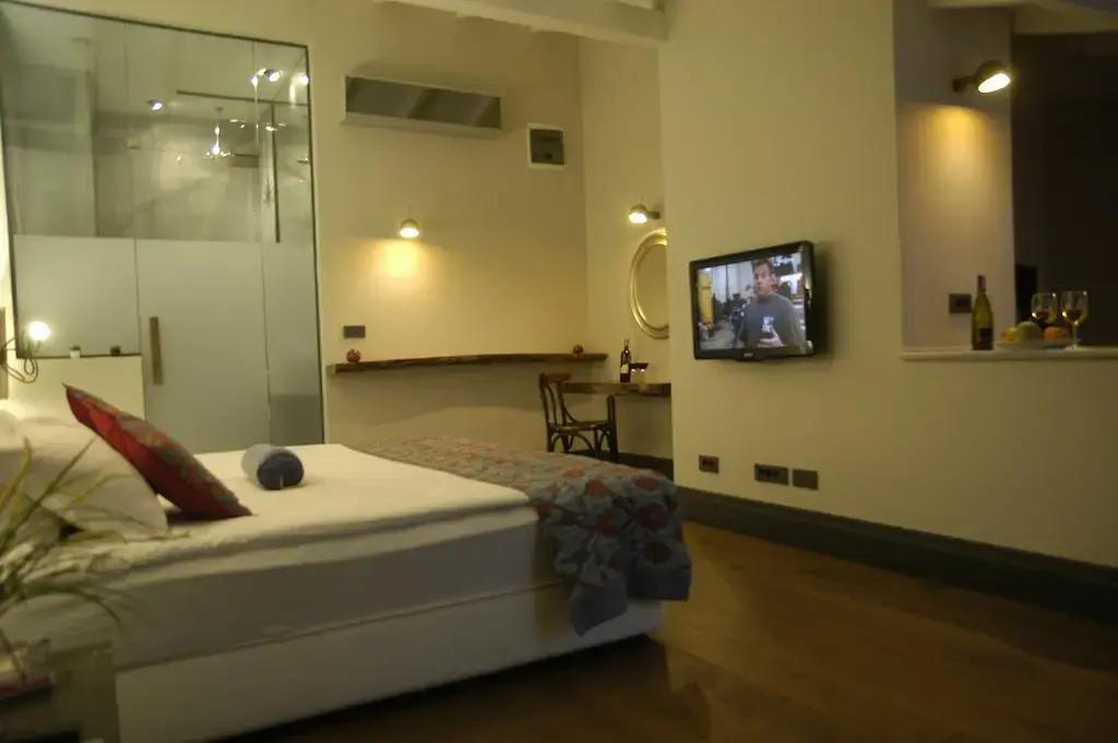 West Pera Hotel 0*