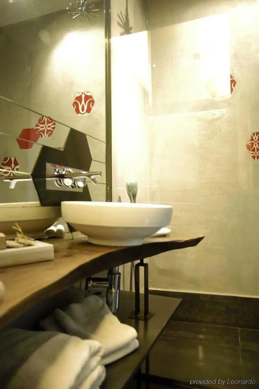 West Pera Hotel 0*