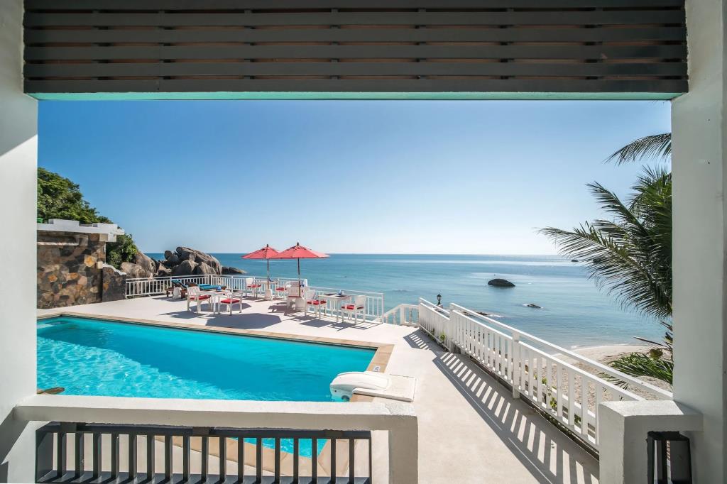 Crystal Bay Beach Resort 3*