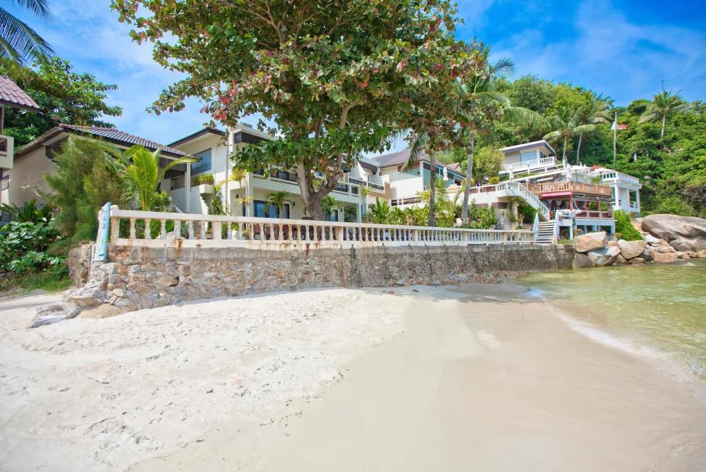 Crystal Bay Beach Resort 3*