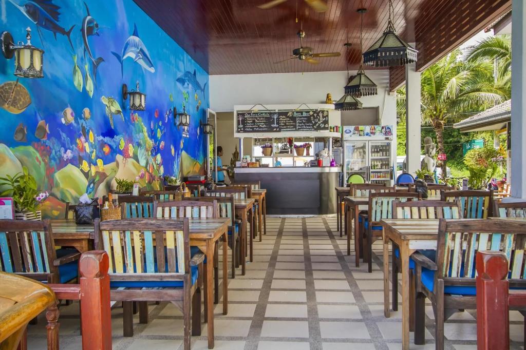 Crystal Bay Beach Resort 3*