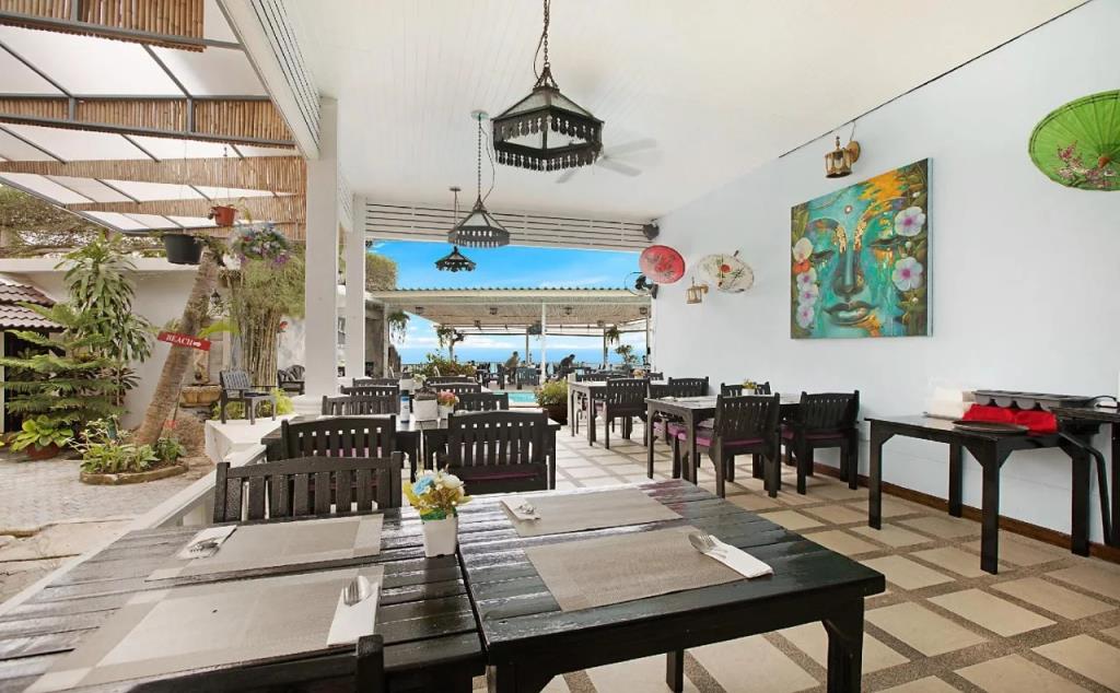 Crystal Bay Beach Resort 3*