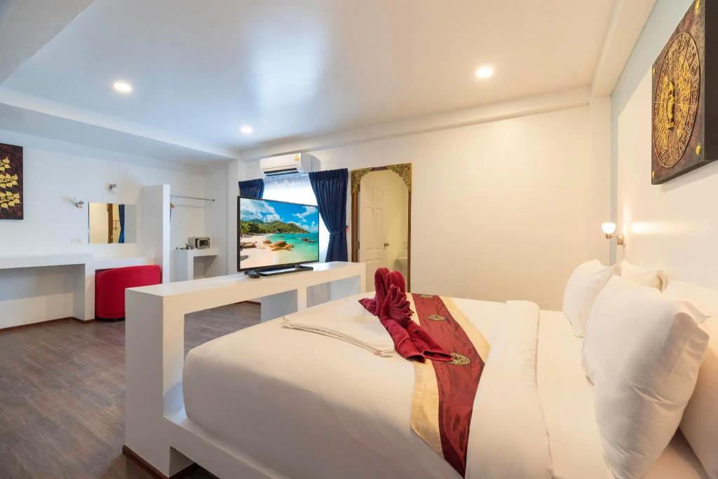 Crystal Bay Beach Resort 3*