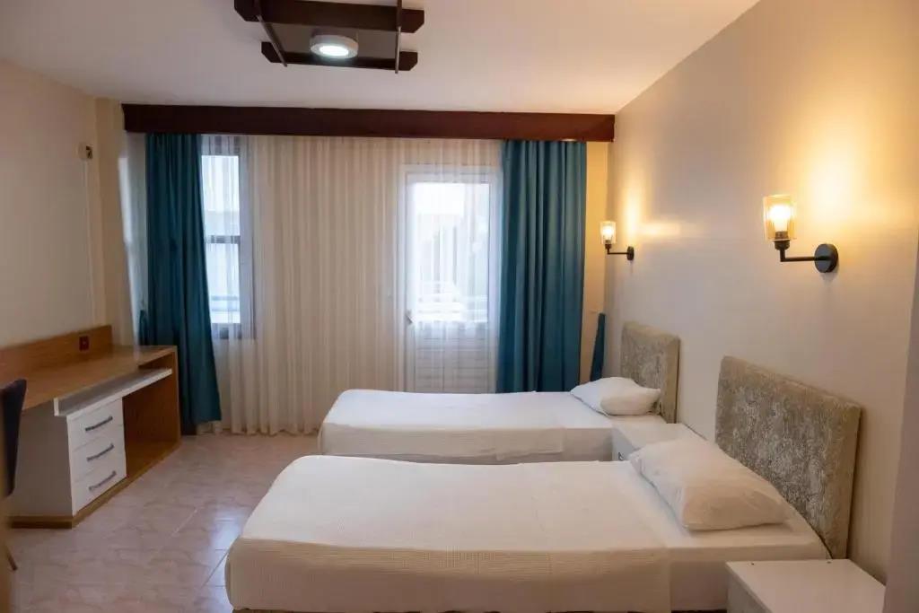 Arden Hotel 0*