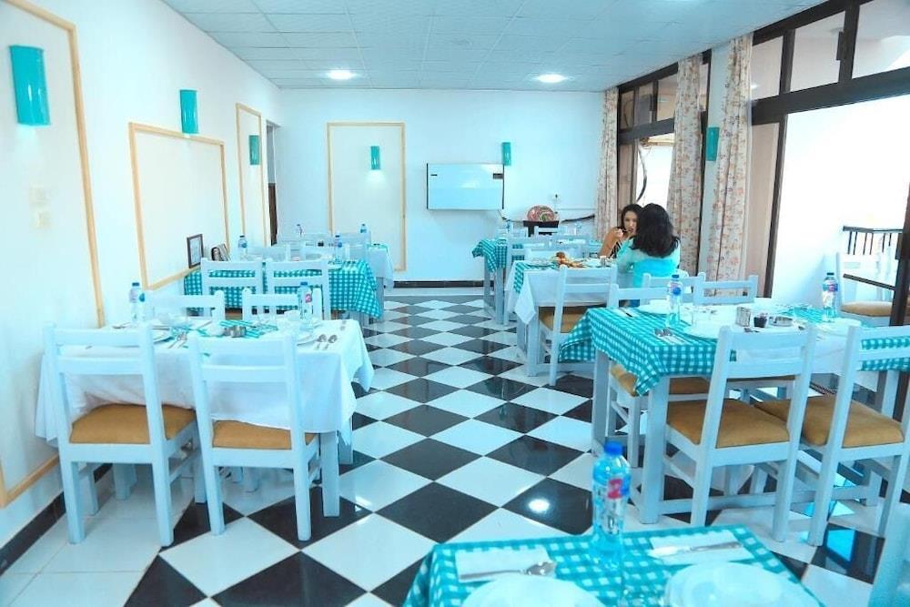 Lamira Hotel 1*