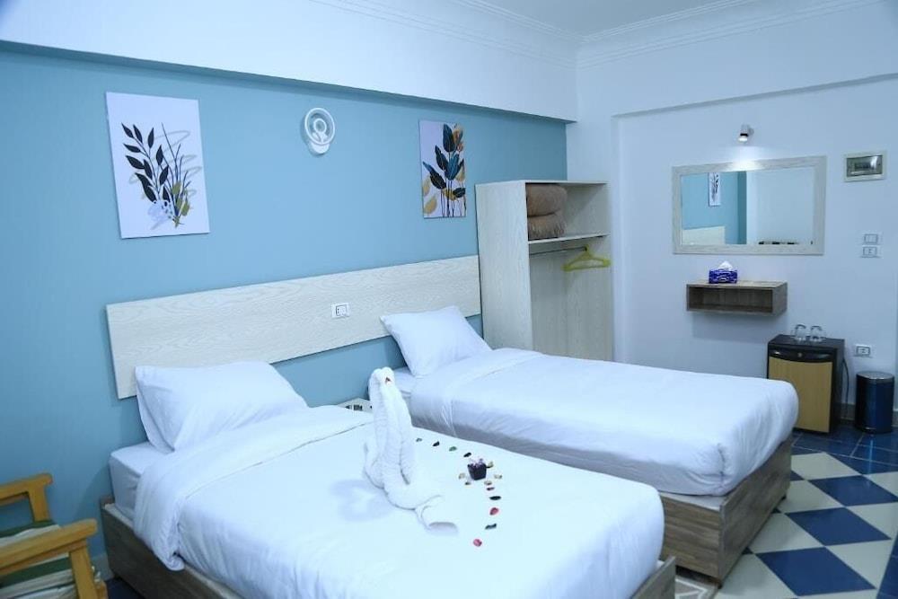 Lamira Hotel 1*