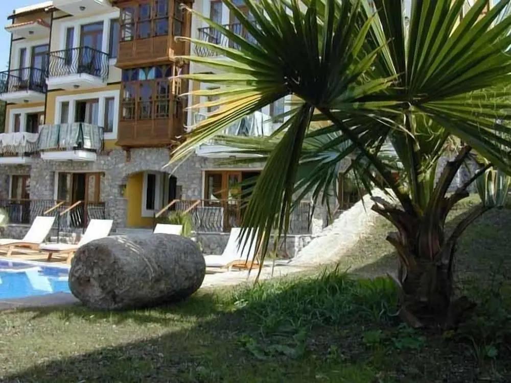 The Olive Tree Studios - Adults Only 0*