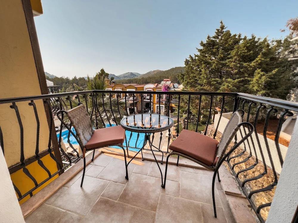 The Olive Tree Studios - Adults Only 0*
