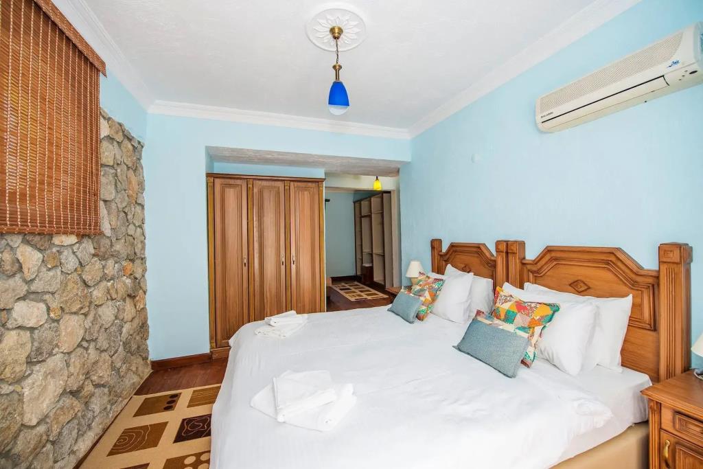 The Olive Tree Studios - Adults Only 0*