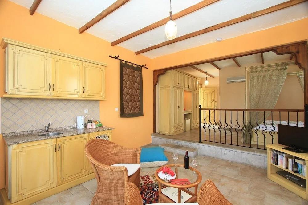 The Olive Tree Studios - Adults Only 0*