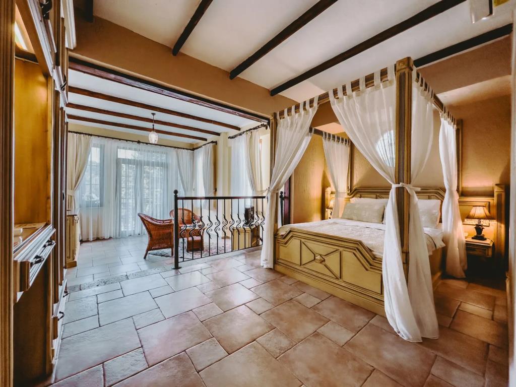 The Olive Tree Studios - Adults Only 0*