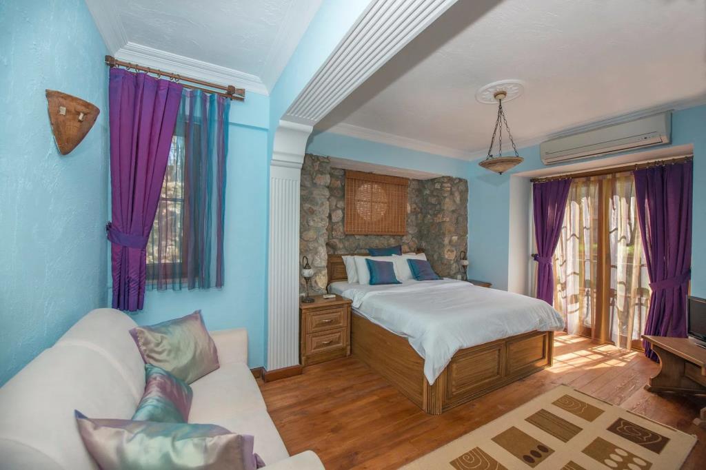 The Olive Tree Studios - Adults Only 0*