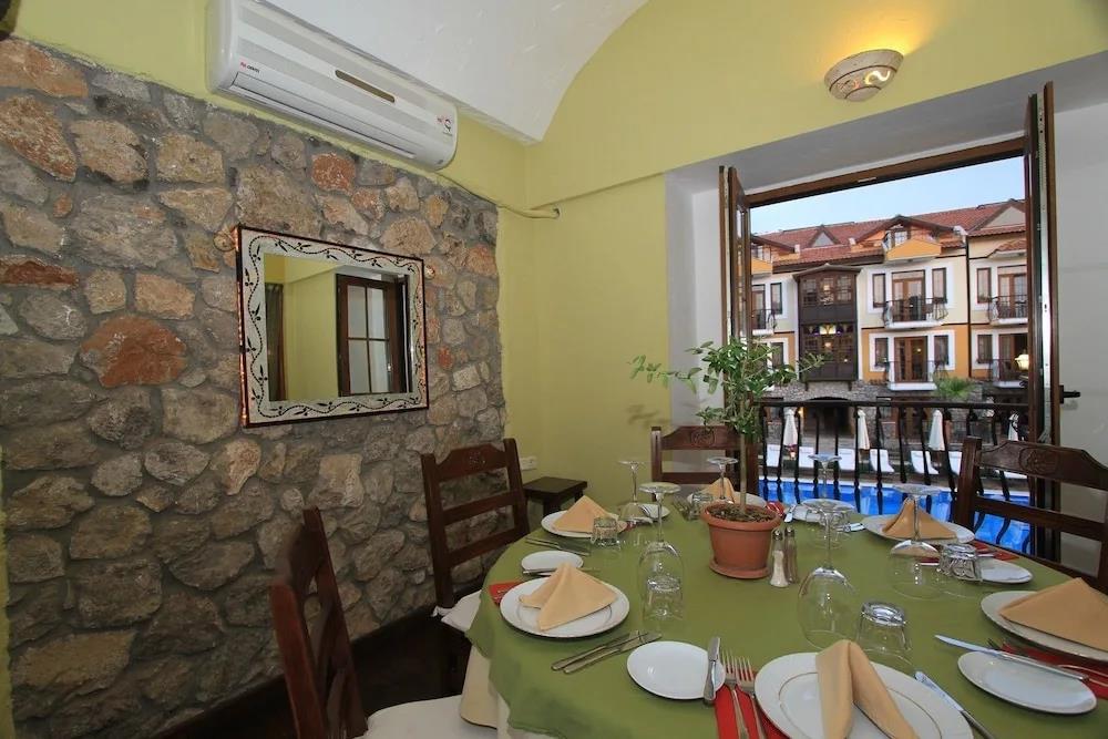 The Olive Tree Studios - Adults Only 0*