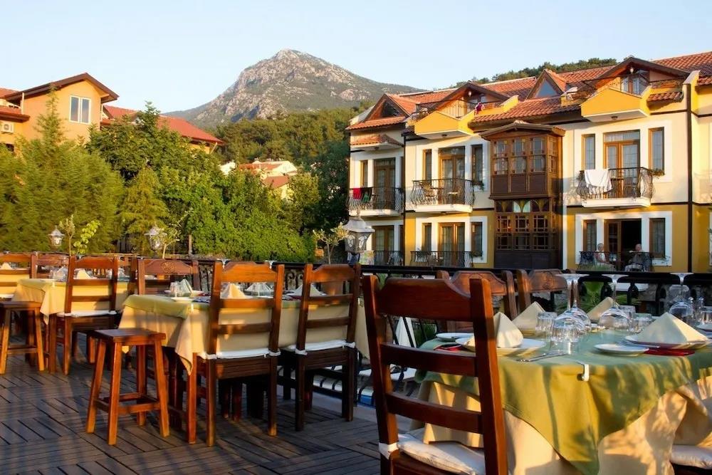 The Olive Tree Studios - Adults Only 0*