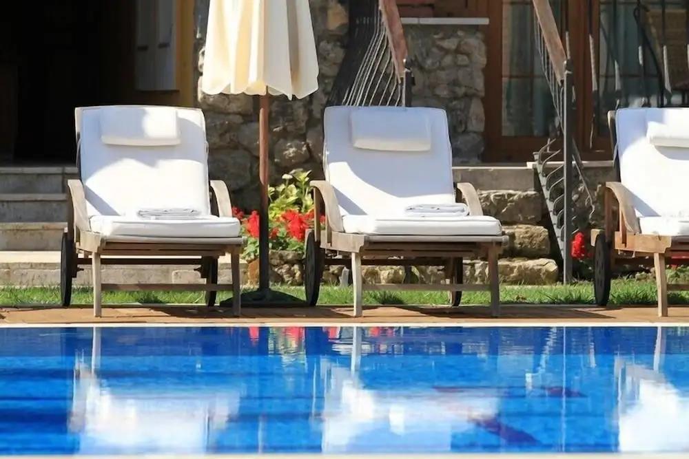 The Olive Tree Studios - Adults Only 0*