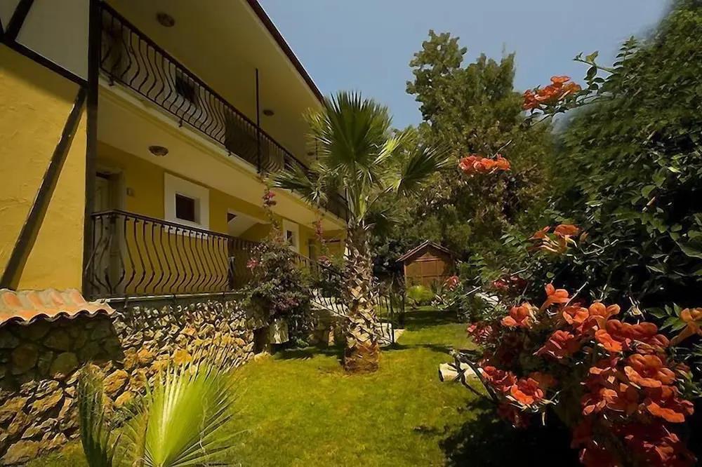 The Olive Tree Studios - Adults Only 0*