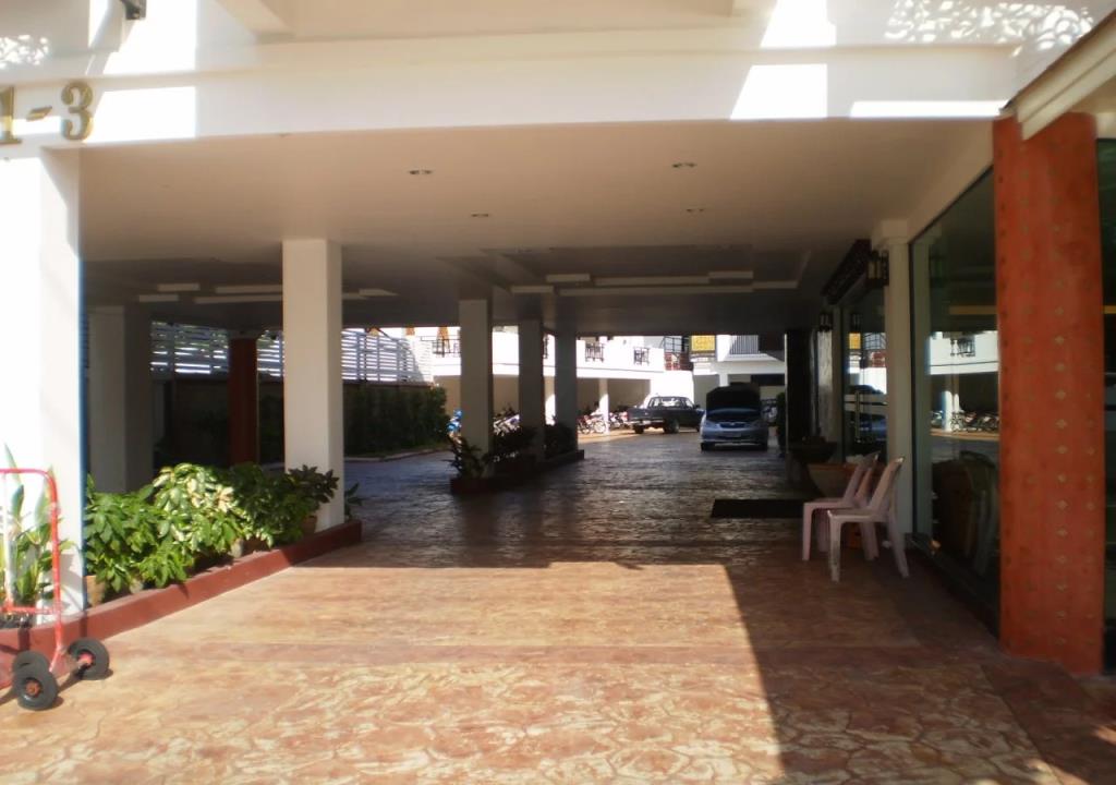 Wangburapa Grand Hotel 3*