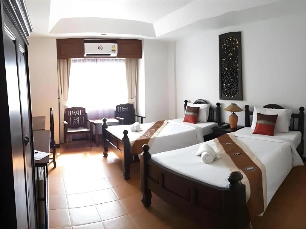 Wangburapa Grand Hotel 3*
