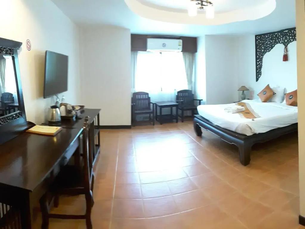 Wangburapa Grand Hotel 3*