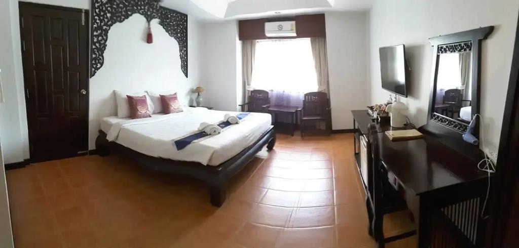 Wangburapa Grand Hotel 3*