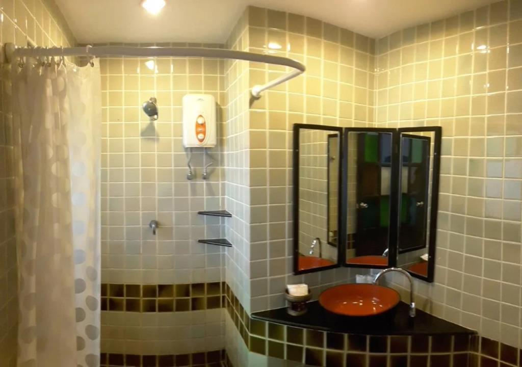 Wangburapa Grand Hotel 3*