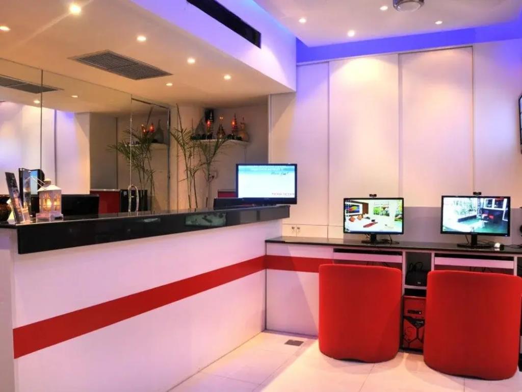 Patong Terrace 3*