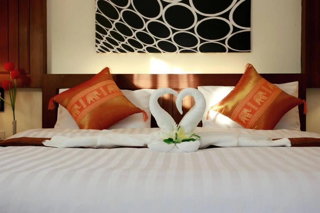 Patong Terrace 3*