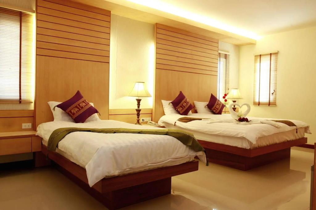 Patong Terrace 3*
